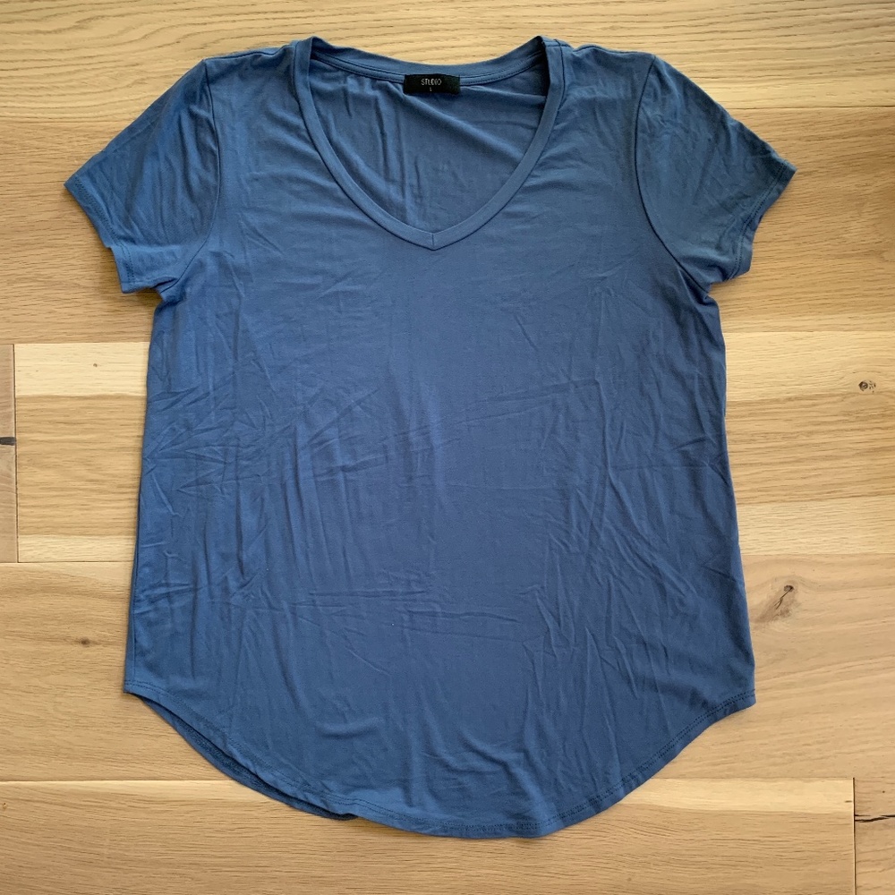 🌼3/$30 STUDIO Blue V Neck Tee